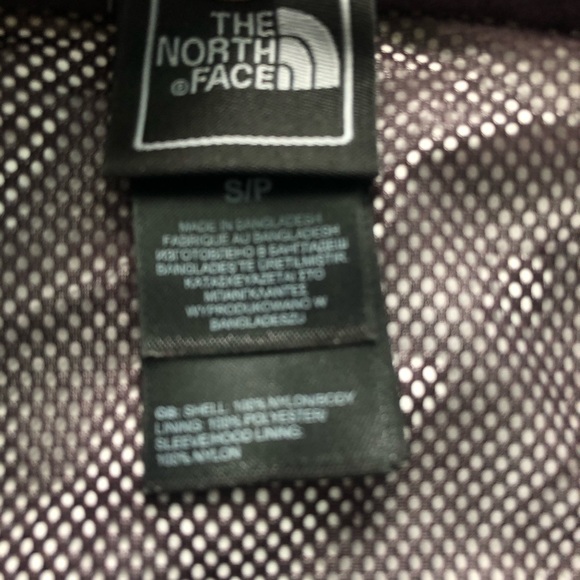 The North Face Pink Rain Jacket Small, Hooded, Waterproof, Wind Protection - Picture 8 of 9